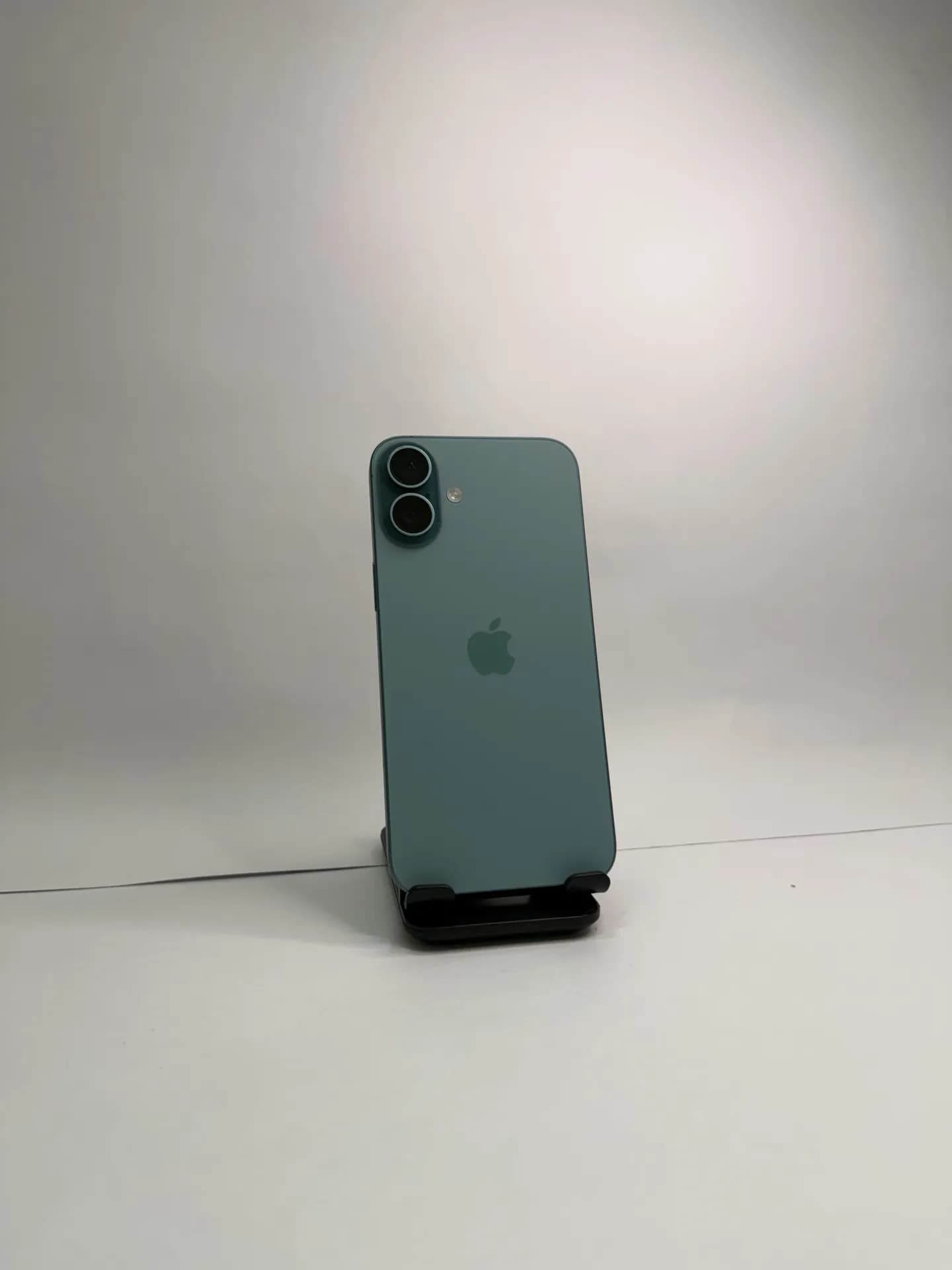 Pre-Owned Apple Iphone 16 plus 128 Teal Blue — view 1